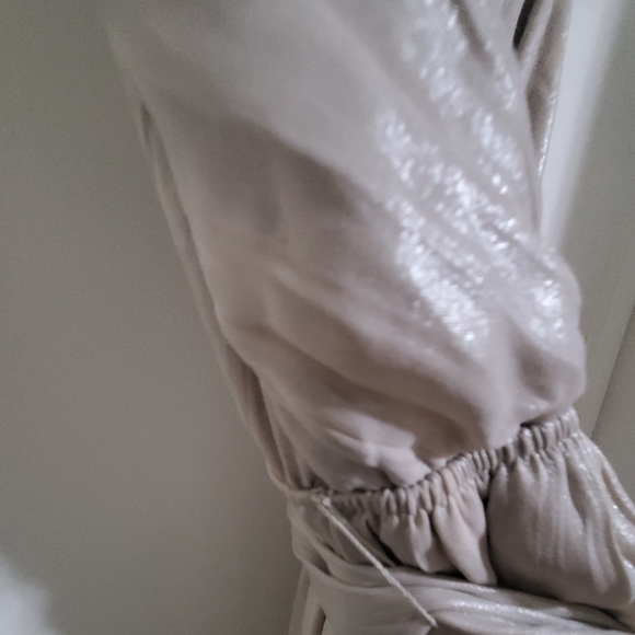 ❤🦋 Hi-Lo Flutter Hem Dress 🦋❤ - Picture 2 of 8